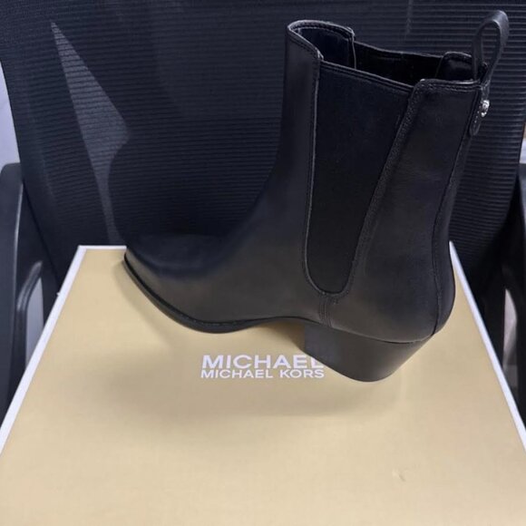 Flat Ankle Boots MICHAEL KORS Woman Colour Black - Picture 2 of 4